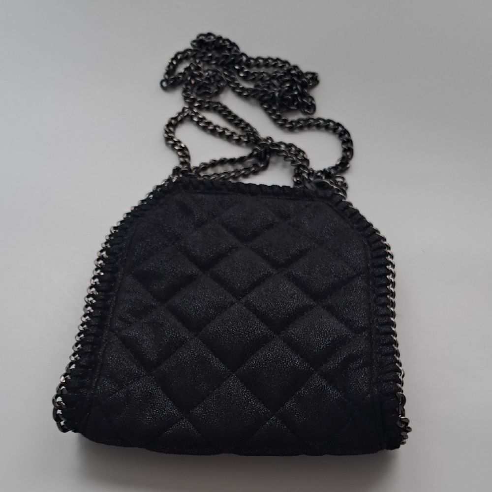 The Great China Wall Black Quilted Crossbody Bag